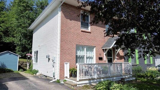 Display Image for 11 Lawrence Ave