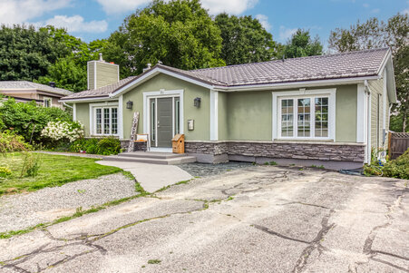 Display Image for 16 Bracken Pl