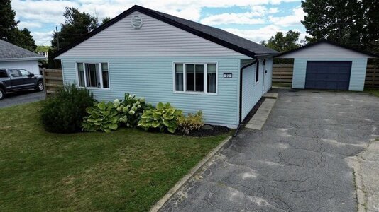 Display Image for 32 Lauzon Cres