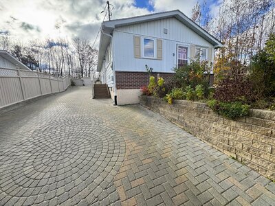 Display Image for 9 Axmith Ave