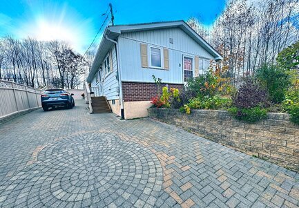 Display Image for 9 Axmith Ave