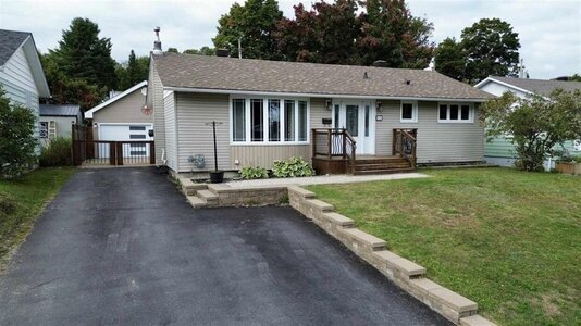 Display Image for 25 Valley Cres