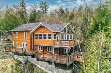 Display Image for 14 Evergreen Lane