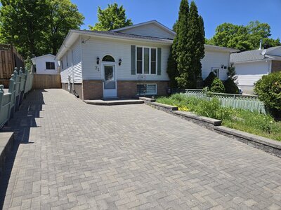 Display Image for 71 Lawrence Ave